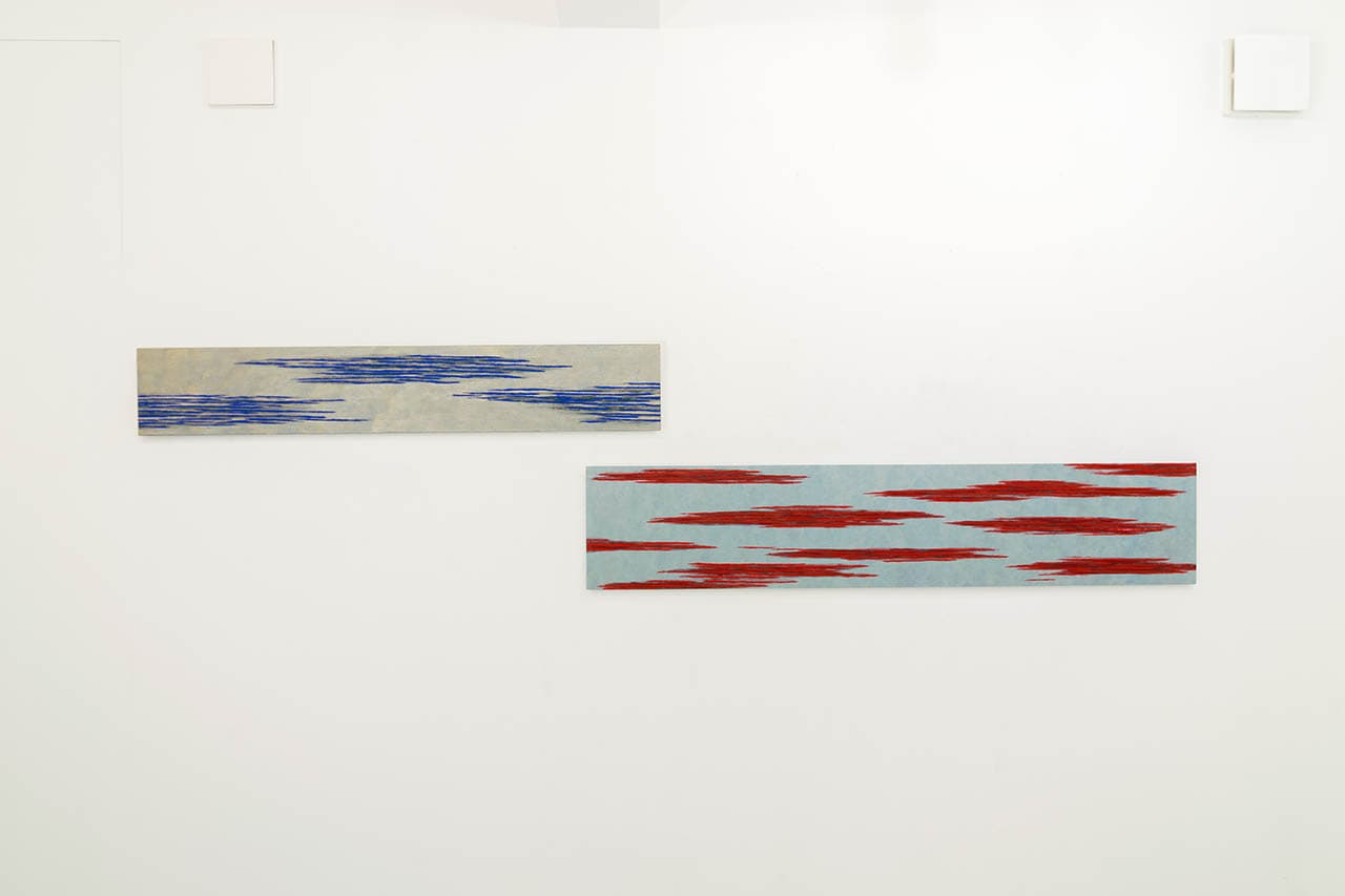 右)  あか   /    左)  あお