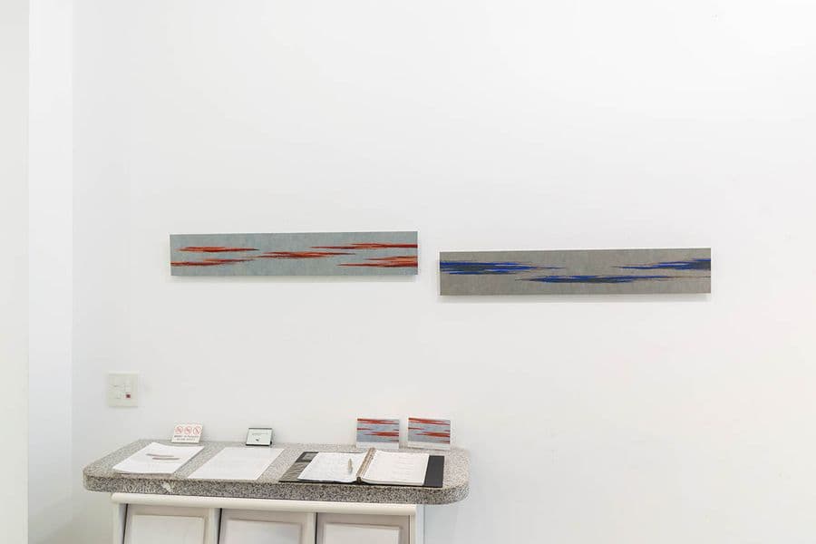 右) あお / 左) あか