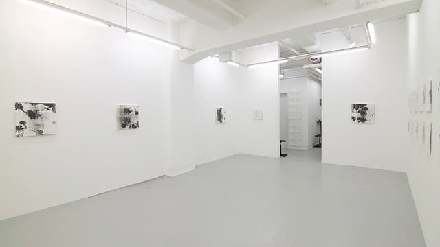 小塚康成 個展 2011 - Gallery Image 2